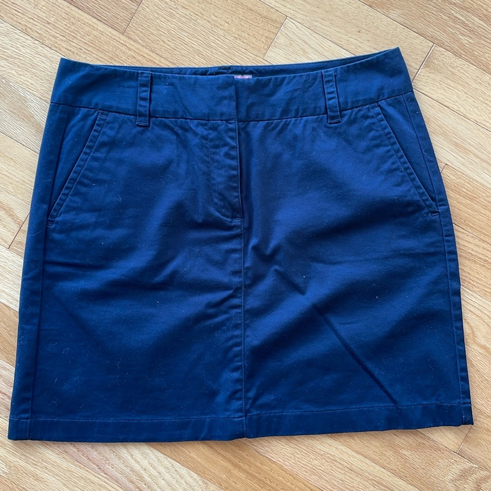 Vineyard Vines navy skirt